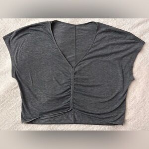 Lululemon Cruise the Circuits top. Gray. Size 8.